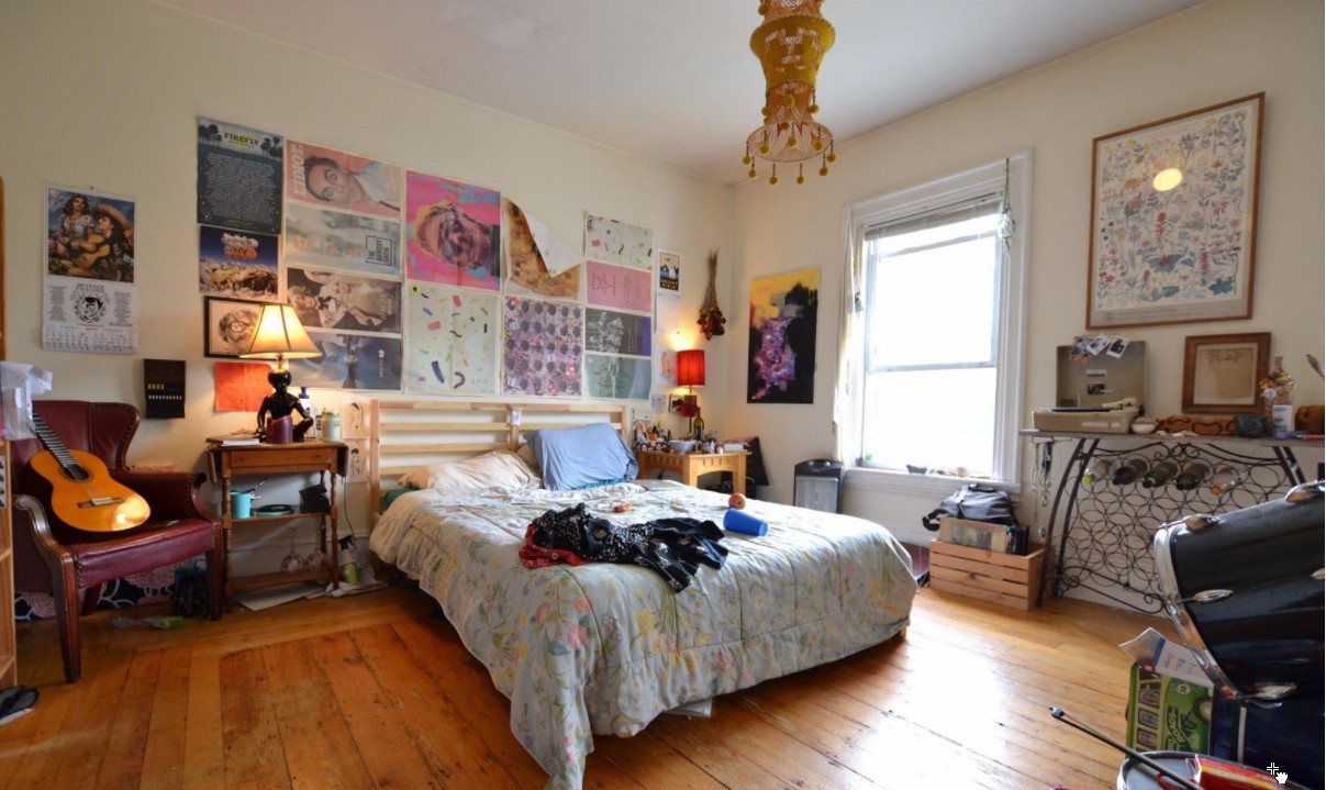 6 bed, 2 bath apartment for rent at 119 Franklin St Unit 2, Allston — photo 9 of 13