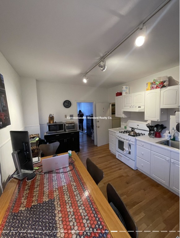 2 bed, 1 bath apartment for rent at 17 Irving St Unit 2, Beacon Hill — photo 11 of 17