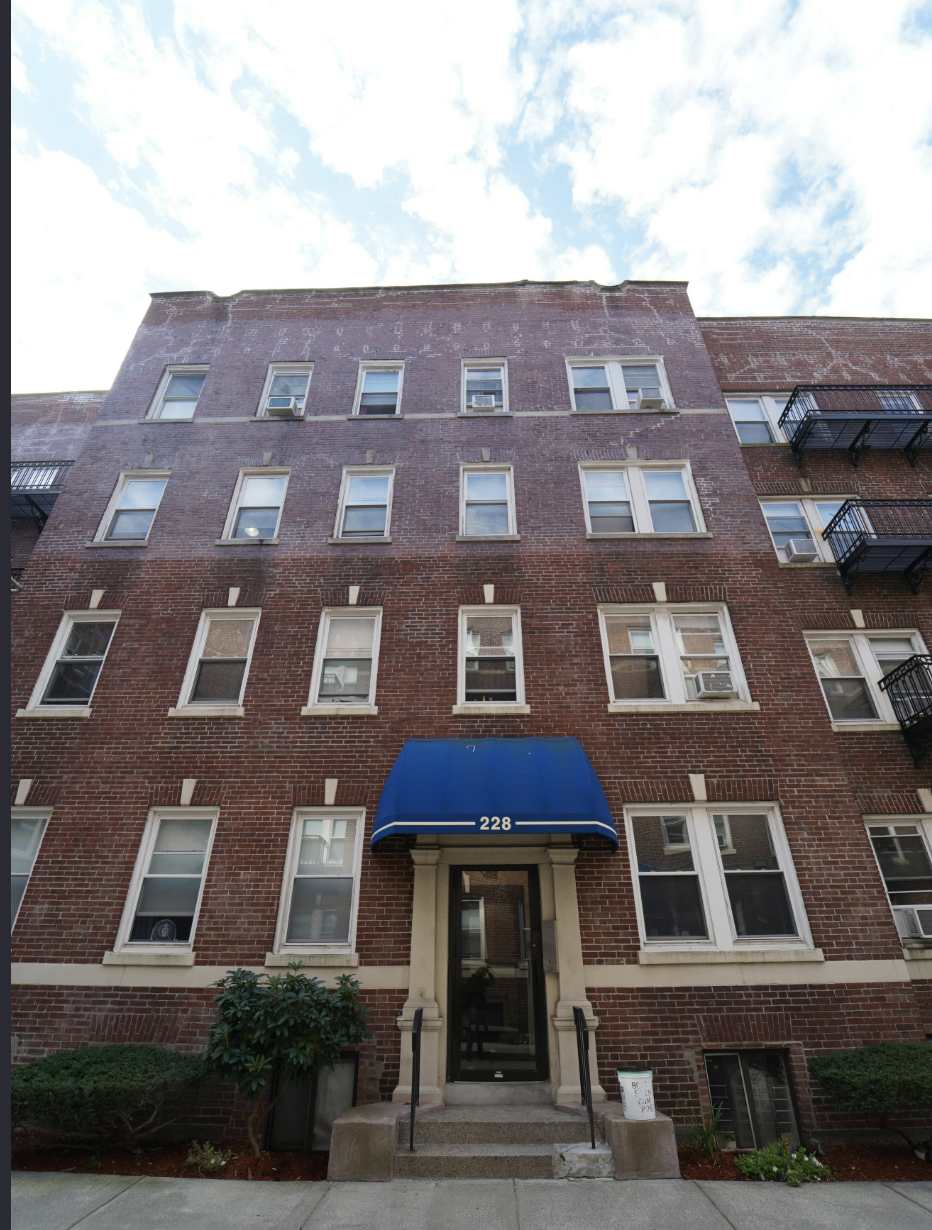 3 bed, 1 bath apartment for rent at 228 South St Unit 4, Jamaica Plain — photo 2 of 2
