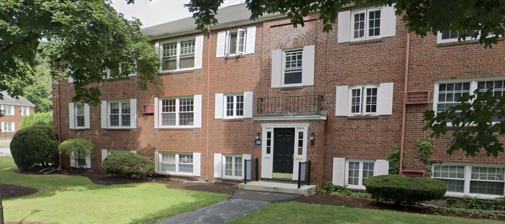 3 bed, 2 bath apartment for rent at 31 Captain Parker Arms Unit 11, East Lexington — photo 1 of 2