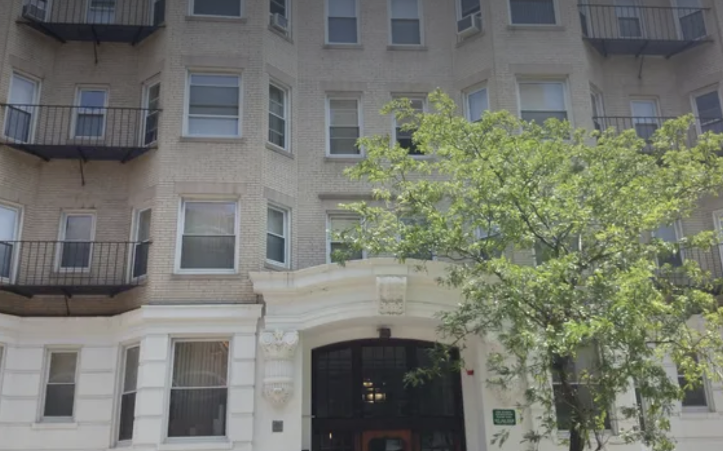 3 bed, 1 bath apartment for rent at 26 Hemenway St Unit 32, Fenway — photo 2 of 4