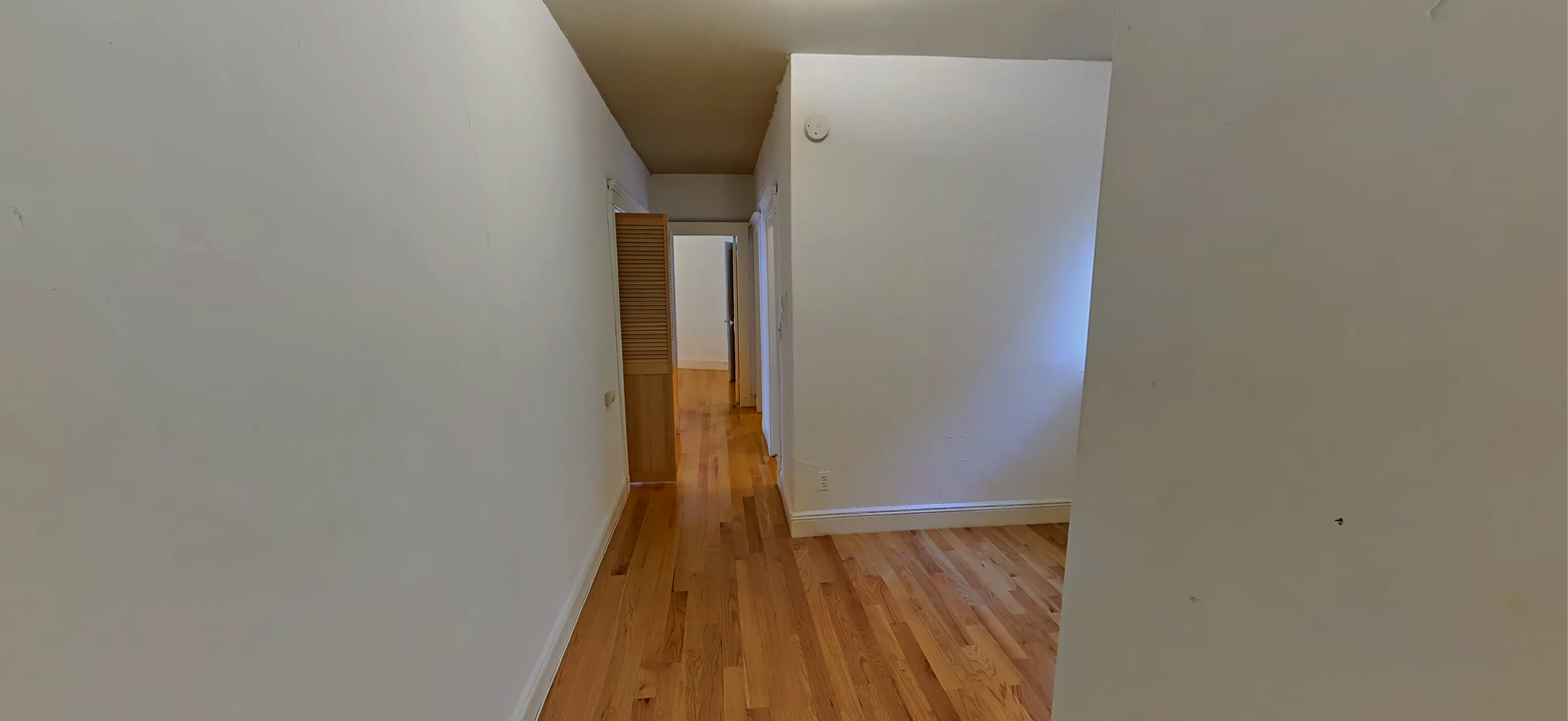 1 split bed, 1 bath apartment for rent at 137 Park Dr Unit 4, Fenway