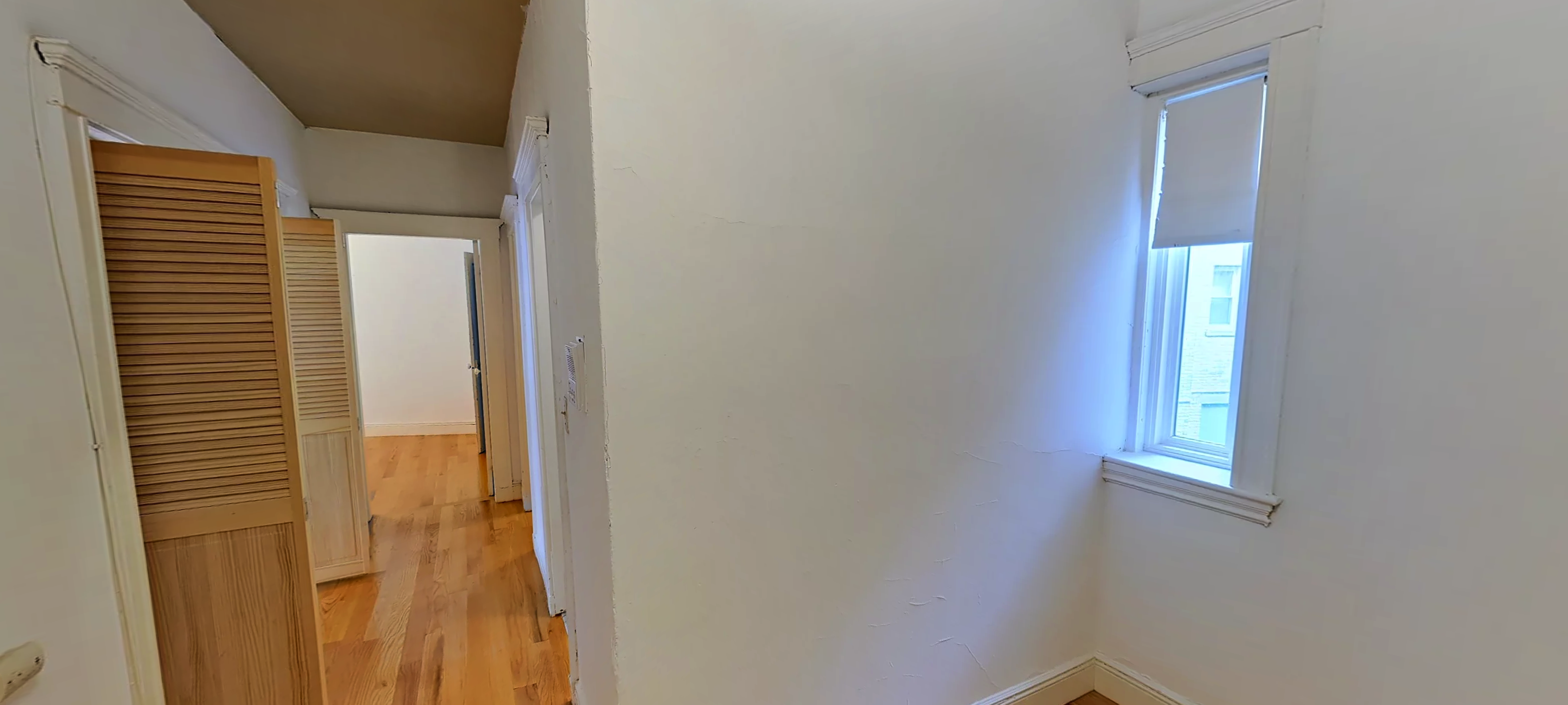 1 split bed, 1 bath apartment for rent at 137 Park Dr Unit 4, Fenway — photo 2 of 8
