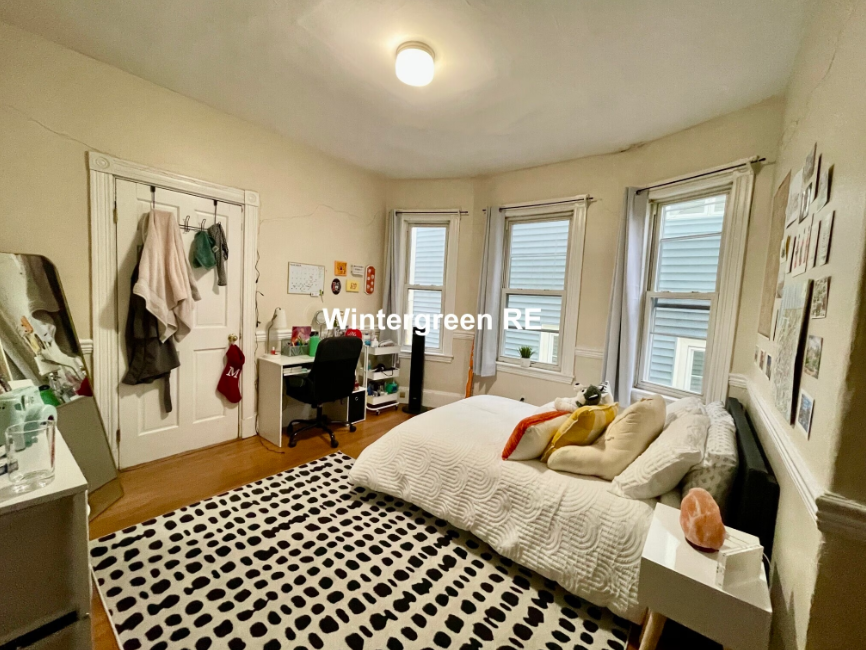 4 bed, 1.5 bath apartment for rent at 21 Bucknam St Unit 2, Mission Hill — photo 6 of 7