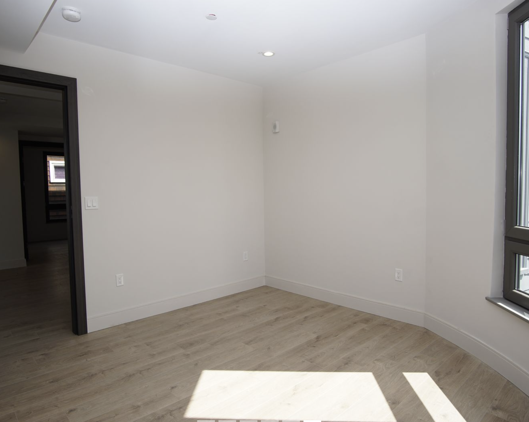 4 bed, 3 bath apartment for rent at 2 Roseclair St Unit 2, Dorchester — photo 4 of 5