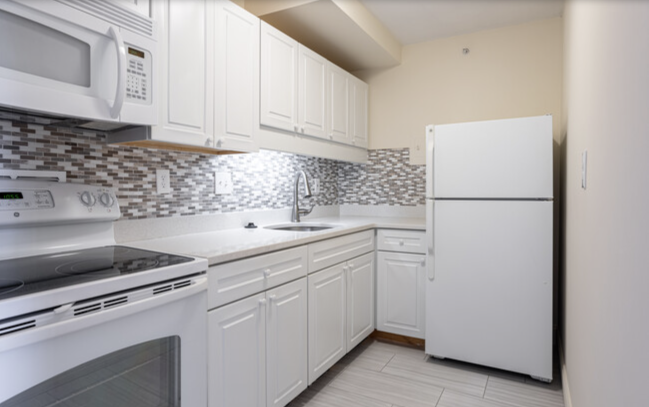 101 Monmouth St, Longwood