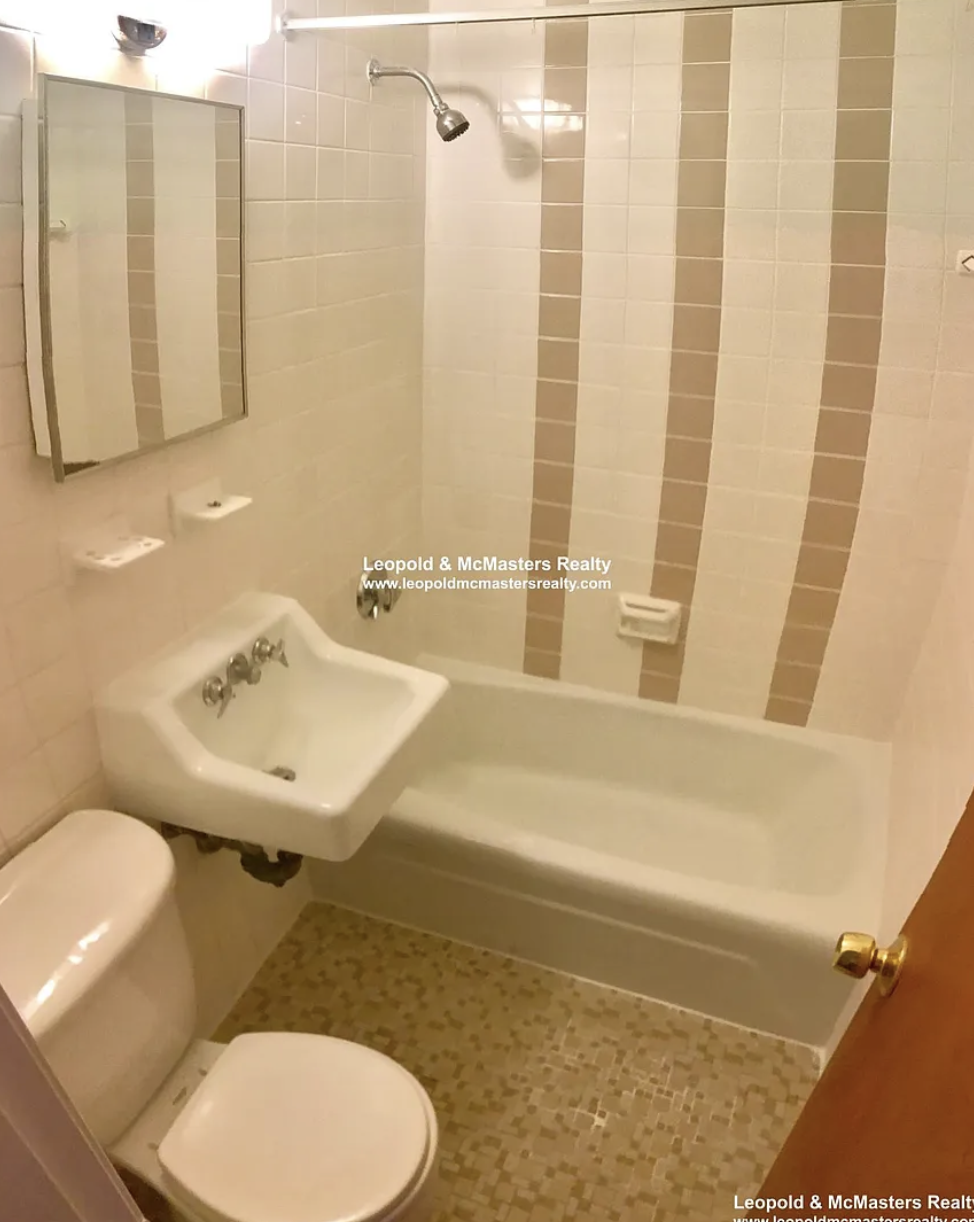 164 North Beacon St, Brighton