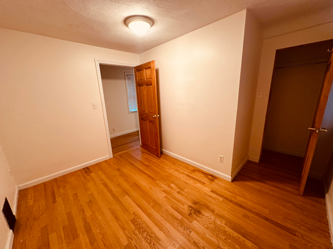 8 Alberta Ter, North Cambridge