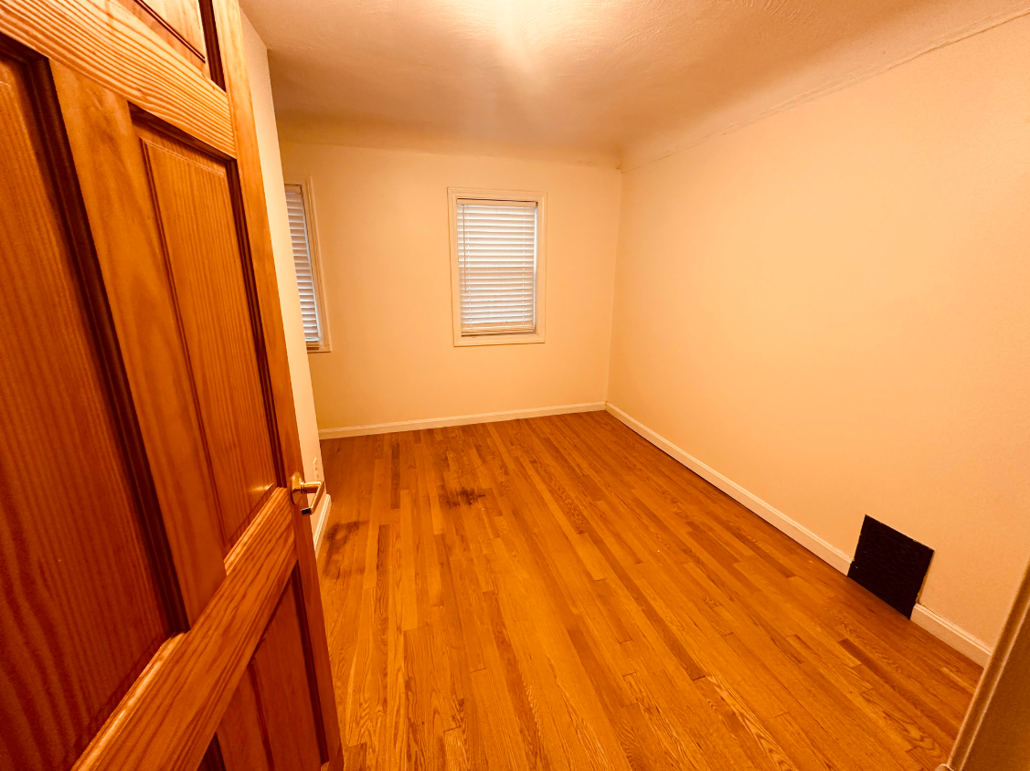 8 Alberta Ter, North Cambridge