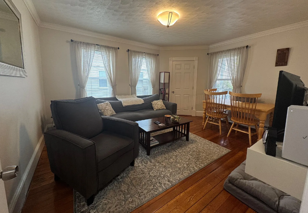 16 Montfern Ave, Oak Square