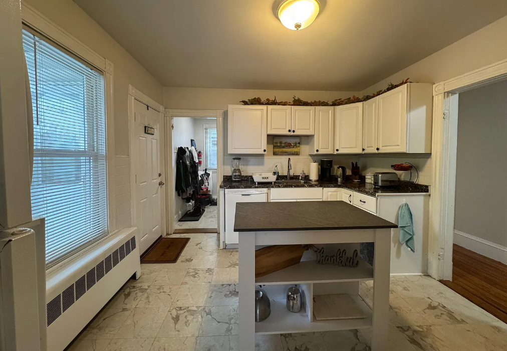 16 Montfern Ave, Oak Square