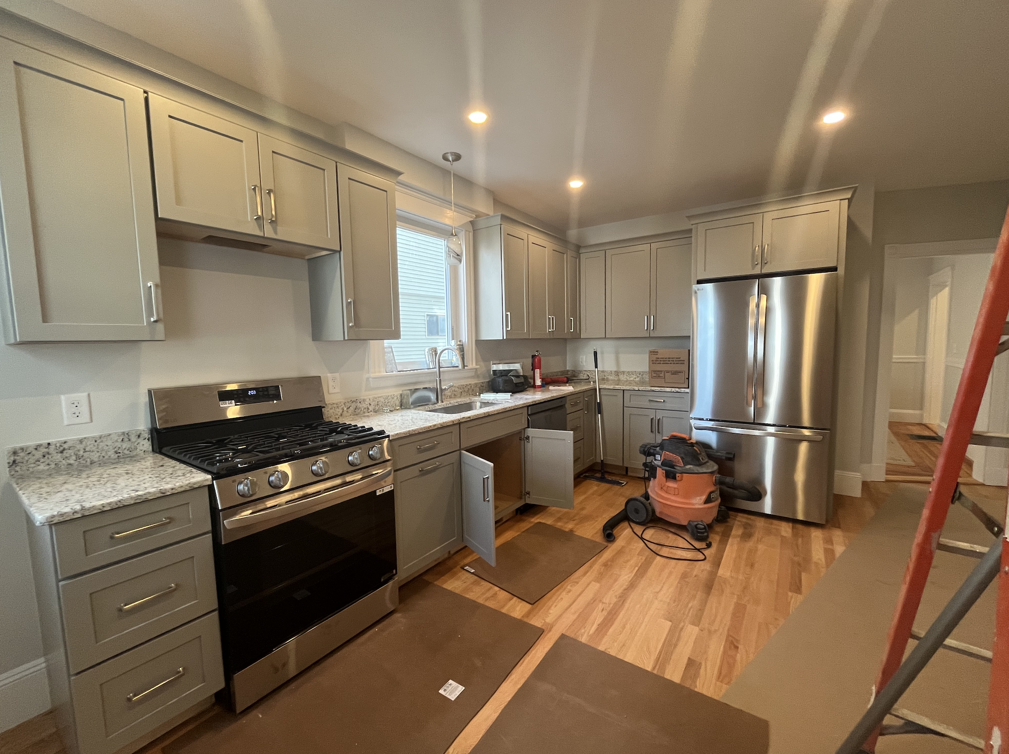 89 Bromfield Rd, Tufts