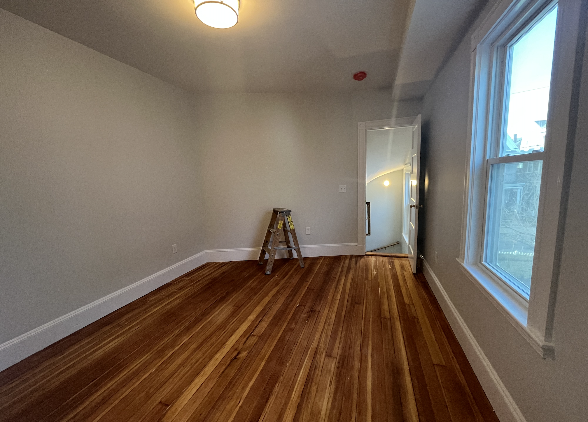 89 Bromfield Rd, Tufts