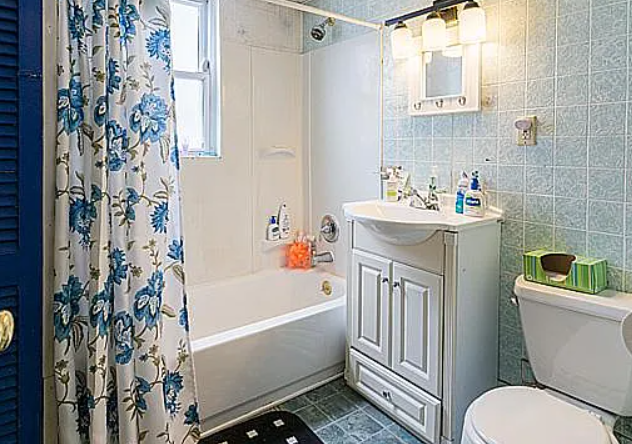 44 Benton Rd, Powder House Square