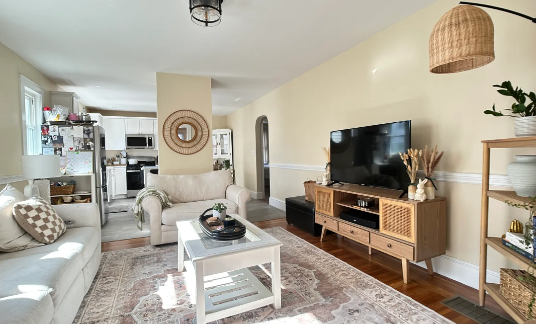 58 Hunnewell Ave, Oak Square