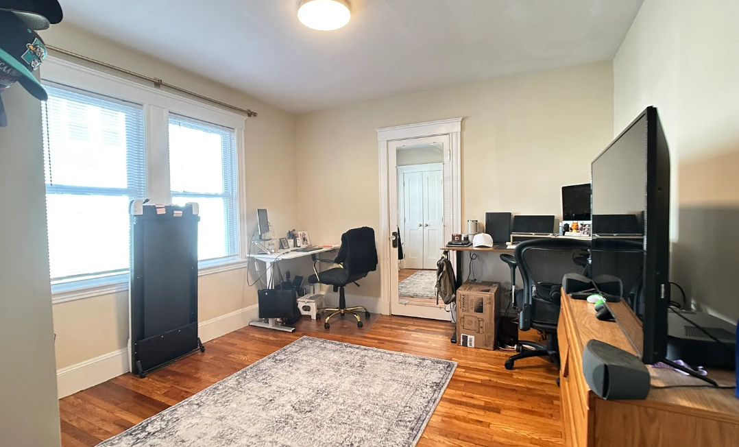 58 Hunnewell Ave, Oak Square