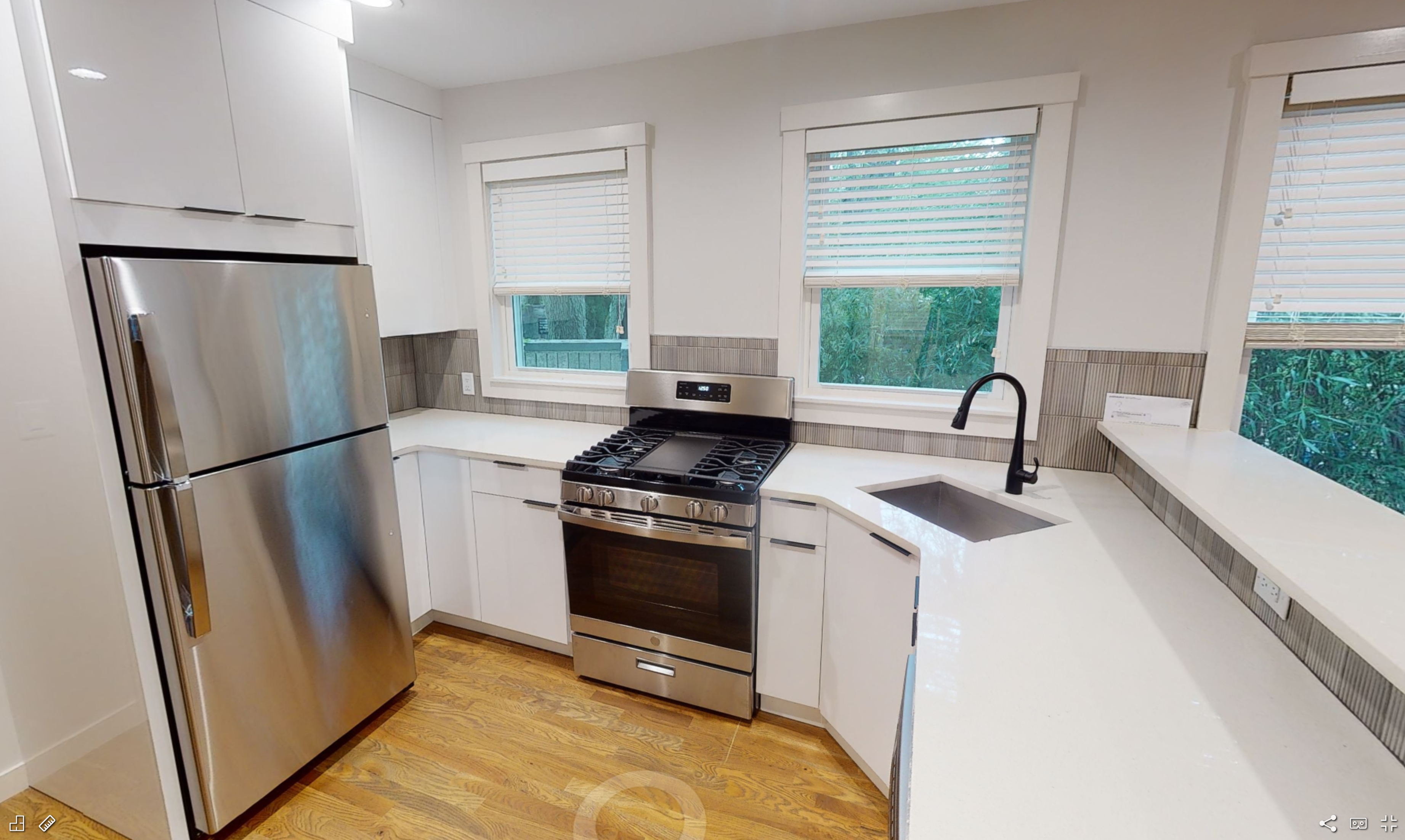 1 bed, 1 bath apartment for rent at 503 Franklin St Unit 1, Riverside — photo 2 of 4