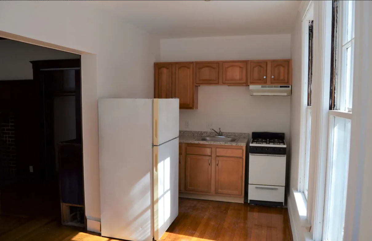 Studio bed, 1 bath apartment for rent at 163 Strathmore Rd Unit 1, Brighton — photo 6 of 7