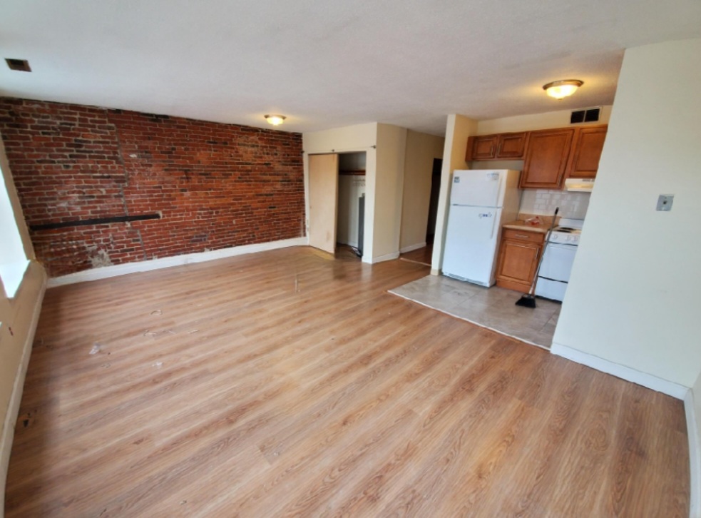 Studio bed, 1 bath apartment for rent at 1088 Boylston St Unit 1, Back Bay — photo 2 of 8