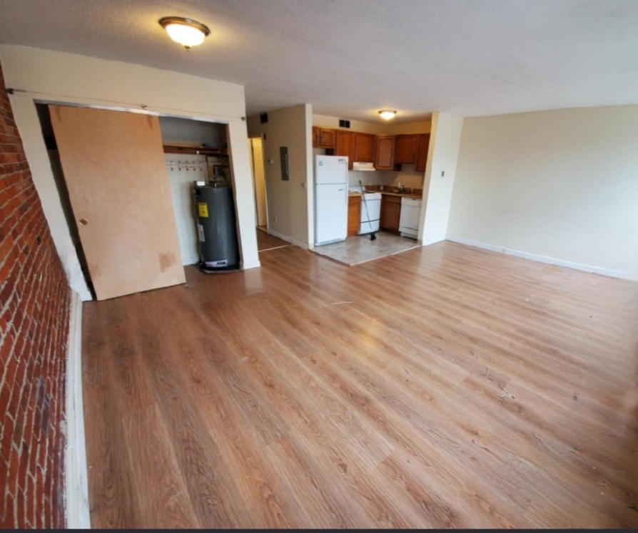 Studio bed, 1 bath apartment for rent at 1088 Boylston St Unit 1, Back Bay — photo 3 of 8