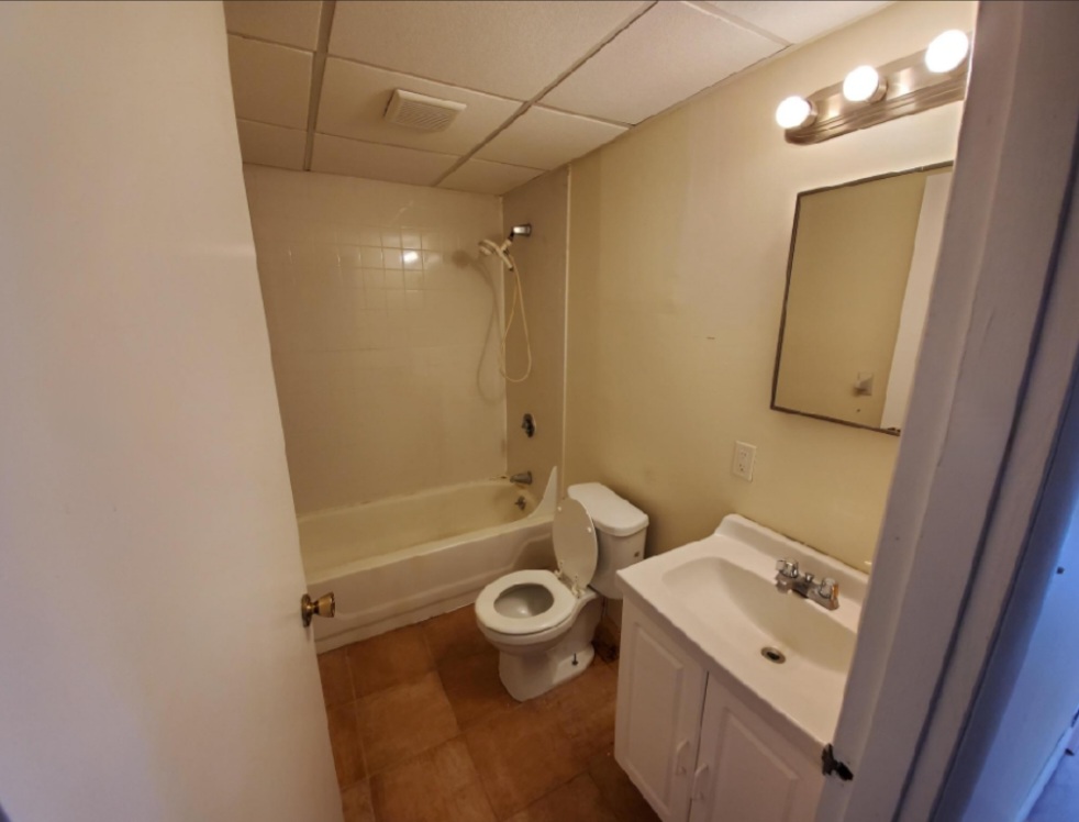 Studio bed, 1 bath apartment for rent at 1088 Boylston St Unit 1, Back Bay — photo 8 of 8
