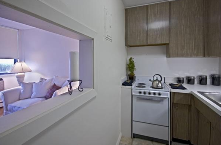 Studio bed, 1 bath apartment for rent at 1455 Commonwealth Ave Unit 402, Brighton — photo 4 of 9