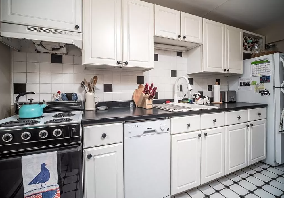 5 bed, 2.5 bath apartment for rent at 30 Chester St Unit 1, Allston — photo 5 of 10