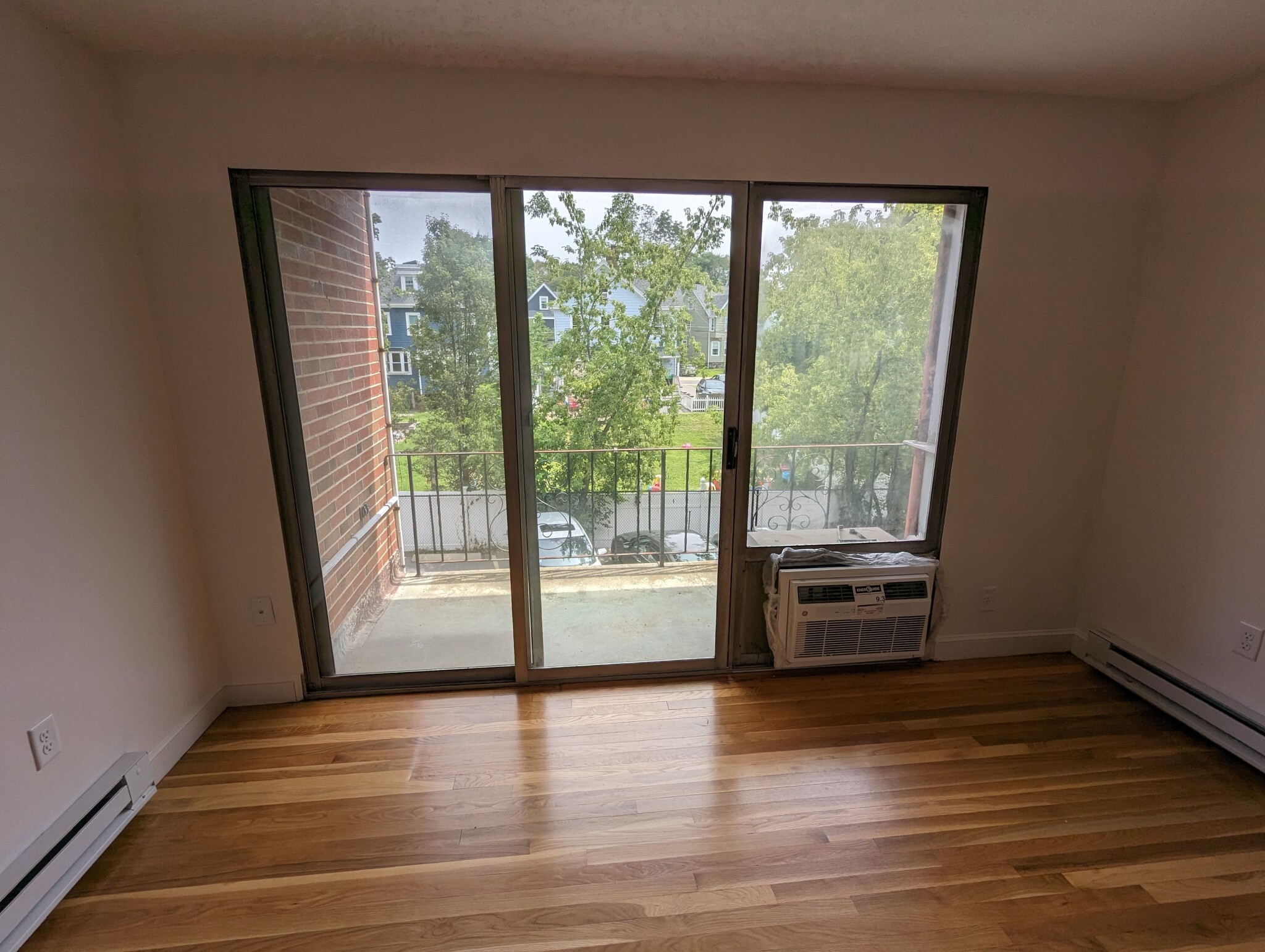 1 bed, 1 bath apartment for rent at 123 Melrsoe Unit 1, Melrose Highlands — photo 3 of 10