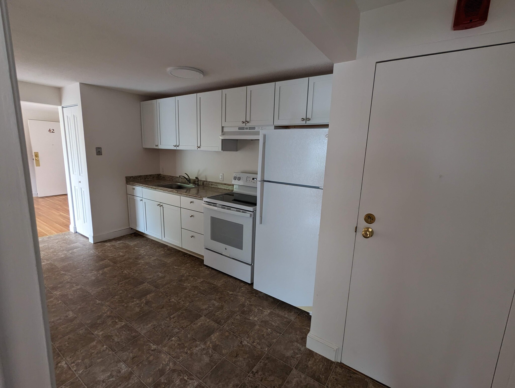 1 bed, 1 bath apartment for rent at 123 Melrsoe Unit 1, Melrose Highlands — photo 4 of 10
