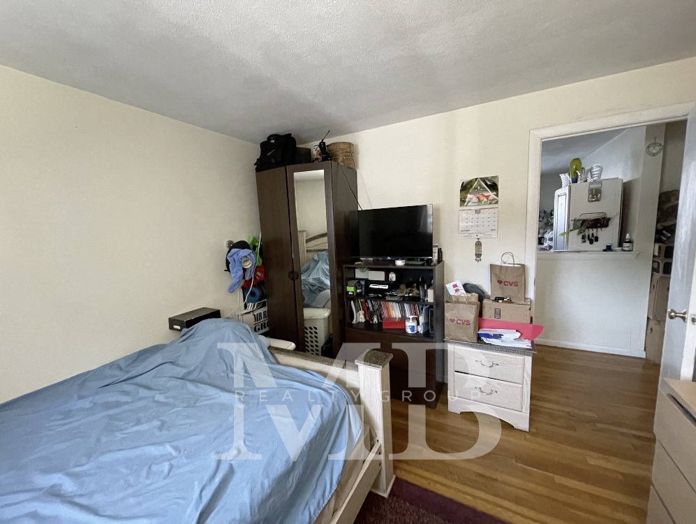 3 bed, 1 bath apartment for rent at 32 Lexington St Unit 32, Watertown — photo 6 of 13