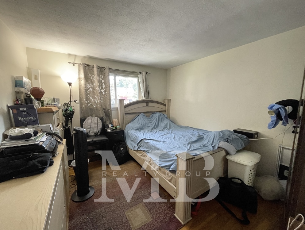 3 bed, 1 bath apartment for rent at 32 Lexington St Unit 32, Watertown — photo 5 of 13