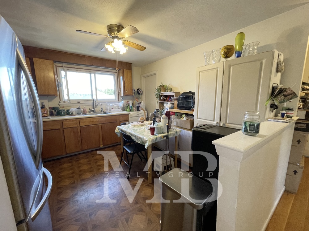 3 bed, 1 bath apartment for rent at 32 Lexington St Unit 32, Watertown — photo 4 of 13