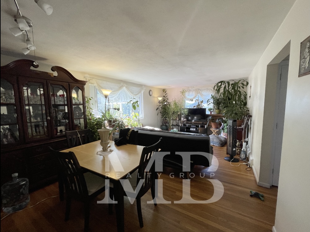 3 bed, 1 bath apartment for rent at 32 Lexington St Unit 32, Watertown — photo 1 of 13