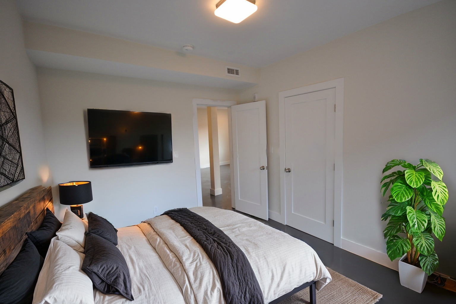 659 Massachusetts Ave, Roxbury