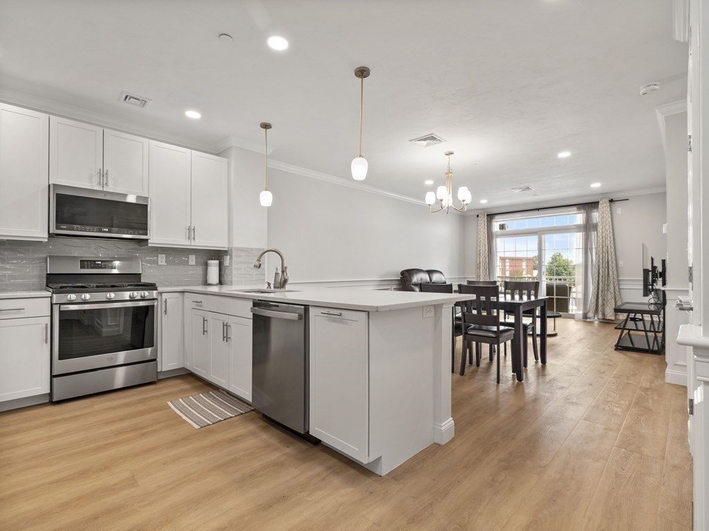 1.5 bed, 1 bath apartment for rent at 320 Middlesex Ave Unit D103, Medford — photo 1 of 15