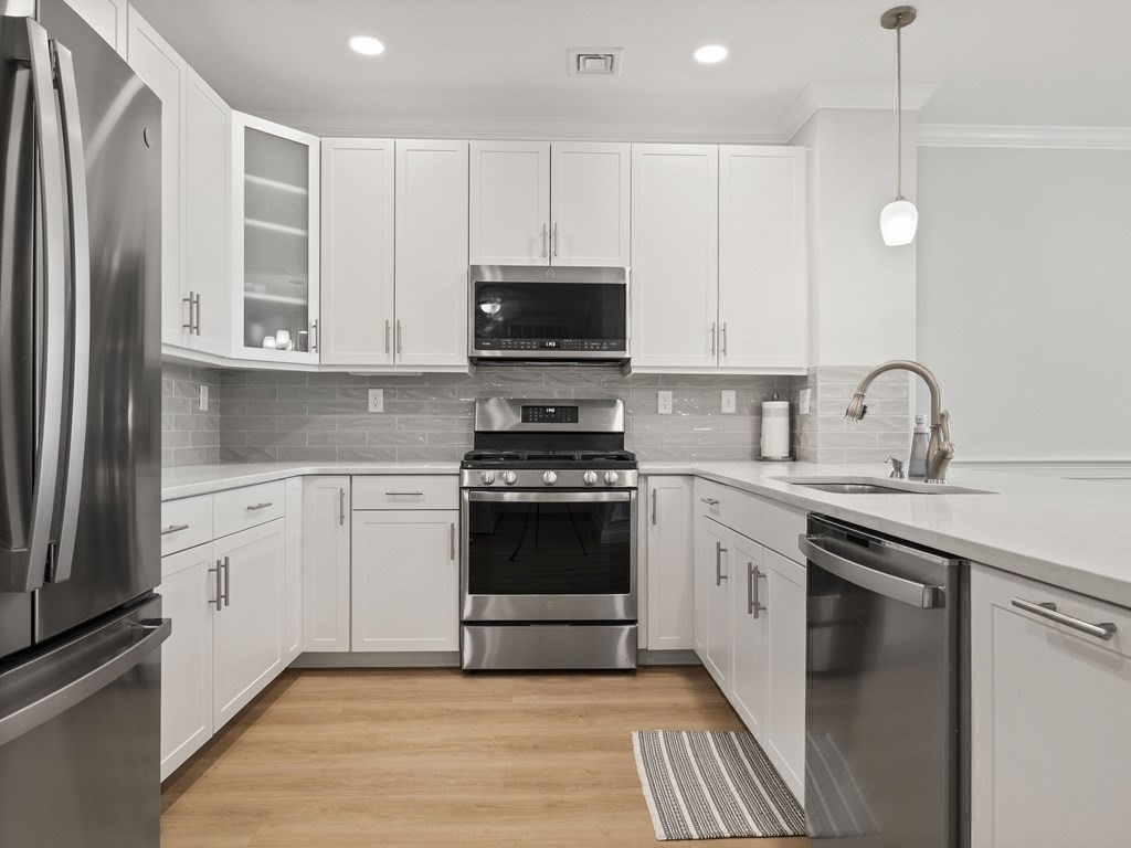 1.5 bed, 1 bath apartment for rent at 320 Middlesex Ave Unit D103, Medford — photo 2 of 15