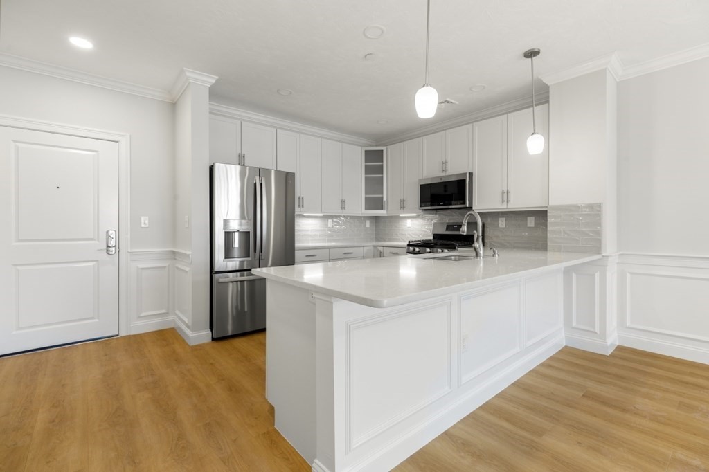 1.5 bed, 1 bath apartment for rent at 320 Middlesex Ave Unit D103, Medford — photo 3 of 15