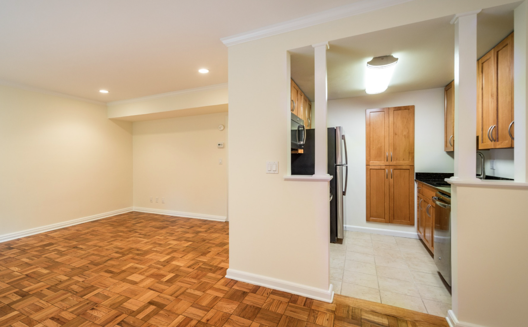 2 bed, 1.5 bath apartment for rent at 615 Vfw Pkwy Unit 0, West Roxbury — photo 2 of 2