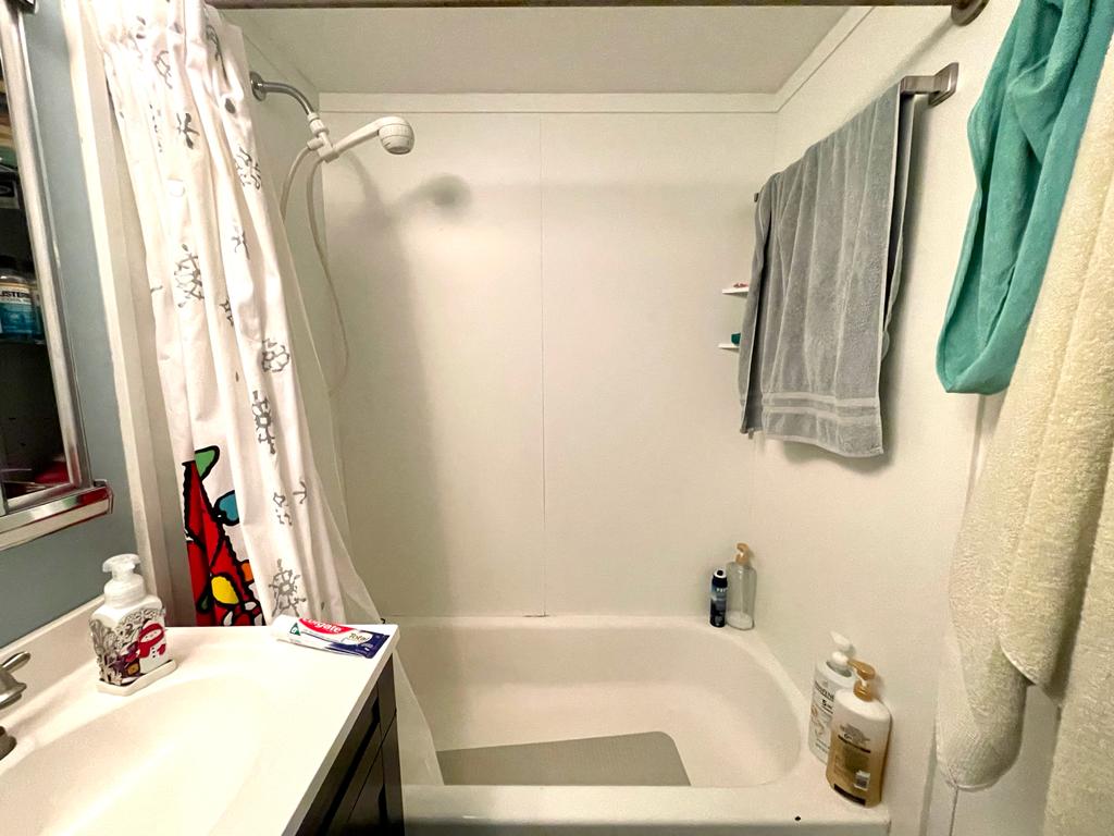Studio bed, 1 bath apartment for rent at 2 Hawthorne Pl Unit 16K, West End — photo 3 of 10