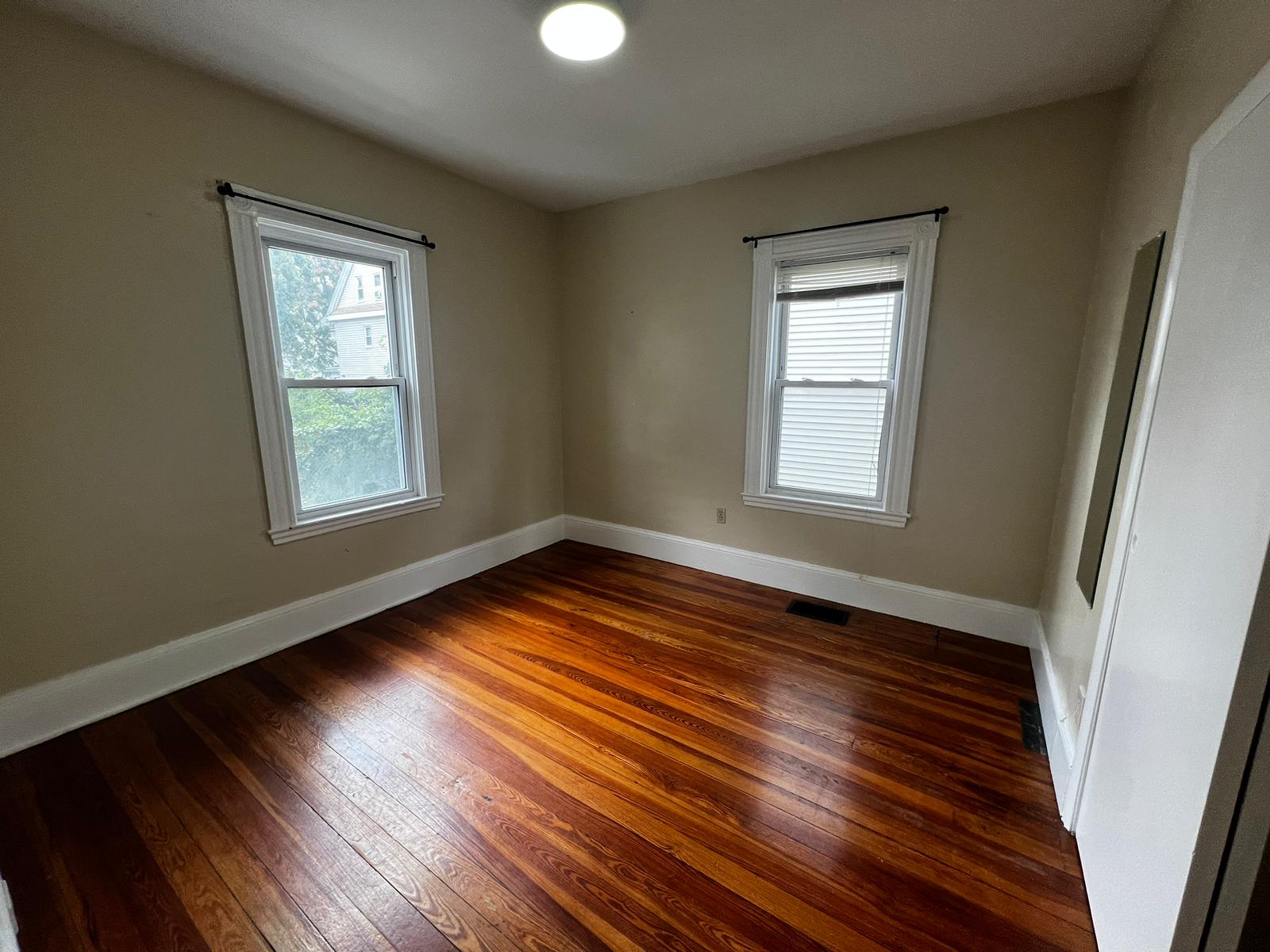 2 bed, 1 bath apartment for rent at 35 Litchfield St Unit 1, Brighton — photo 4 of 11