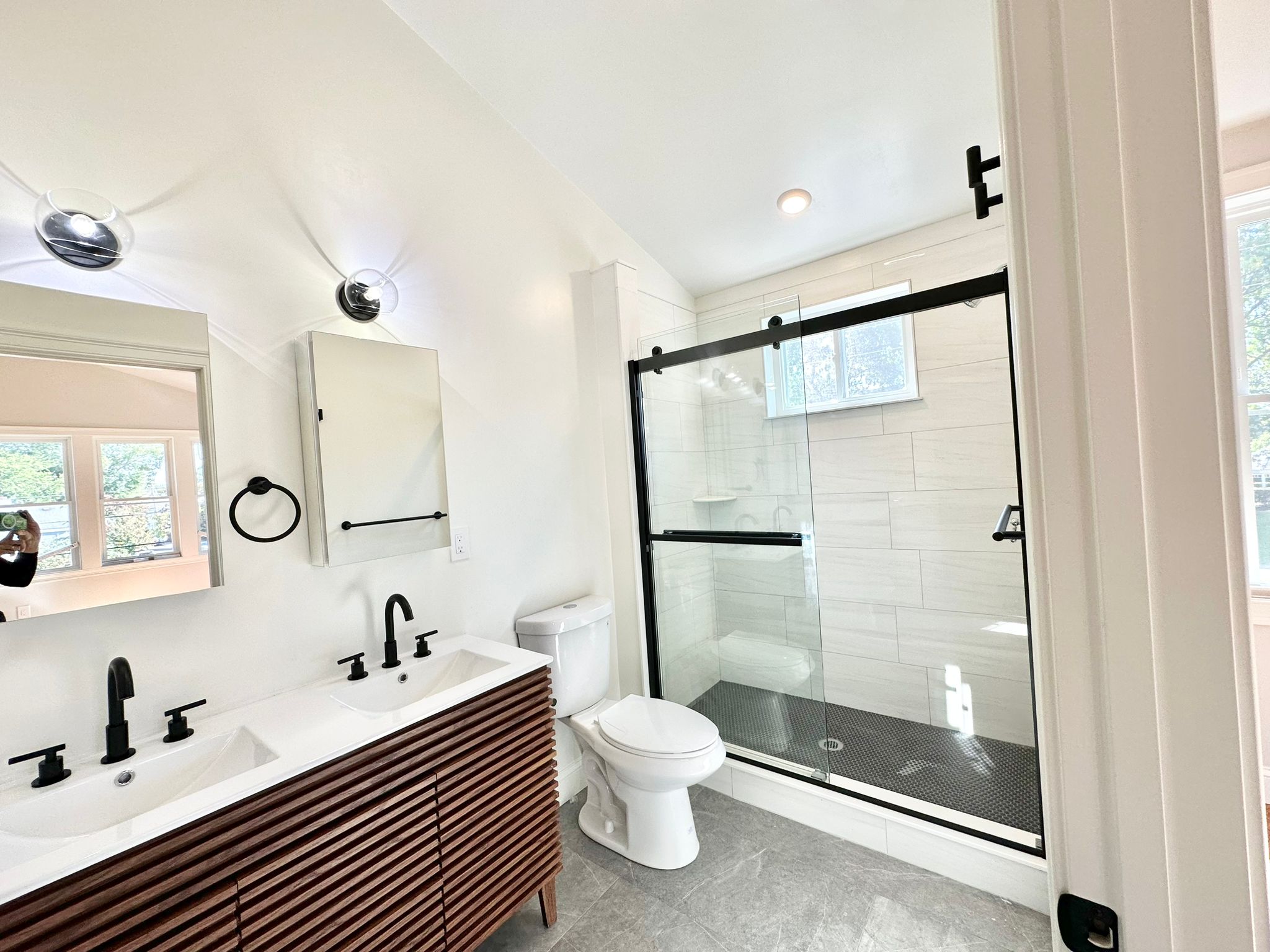 4 bed, 3 bath apartment for rent at 31 Paris St Unit 2, West Medford — photo 6 of 21