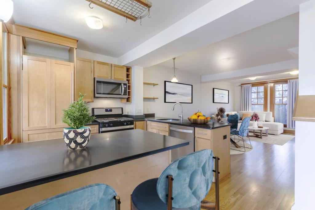 3 bed, 2 bath apartment for rent at 245 River St Unit 2, Cambridgeport — photo 5 of 61