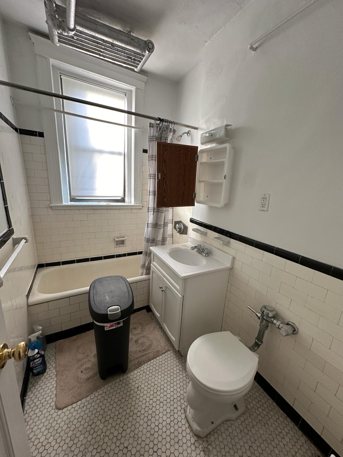 1 bed, 1 bath apartment for rent at 26 Bellevue St Unit 1, West Roxbury — photo 3 of 11