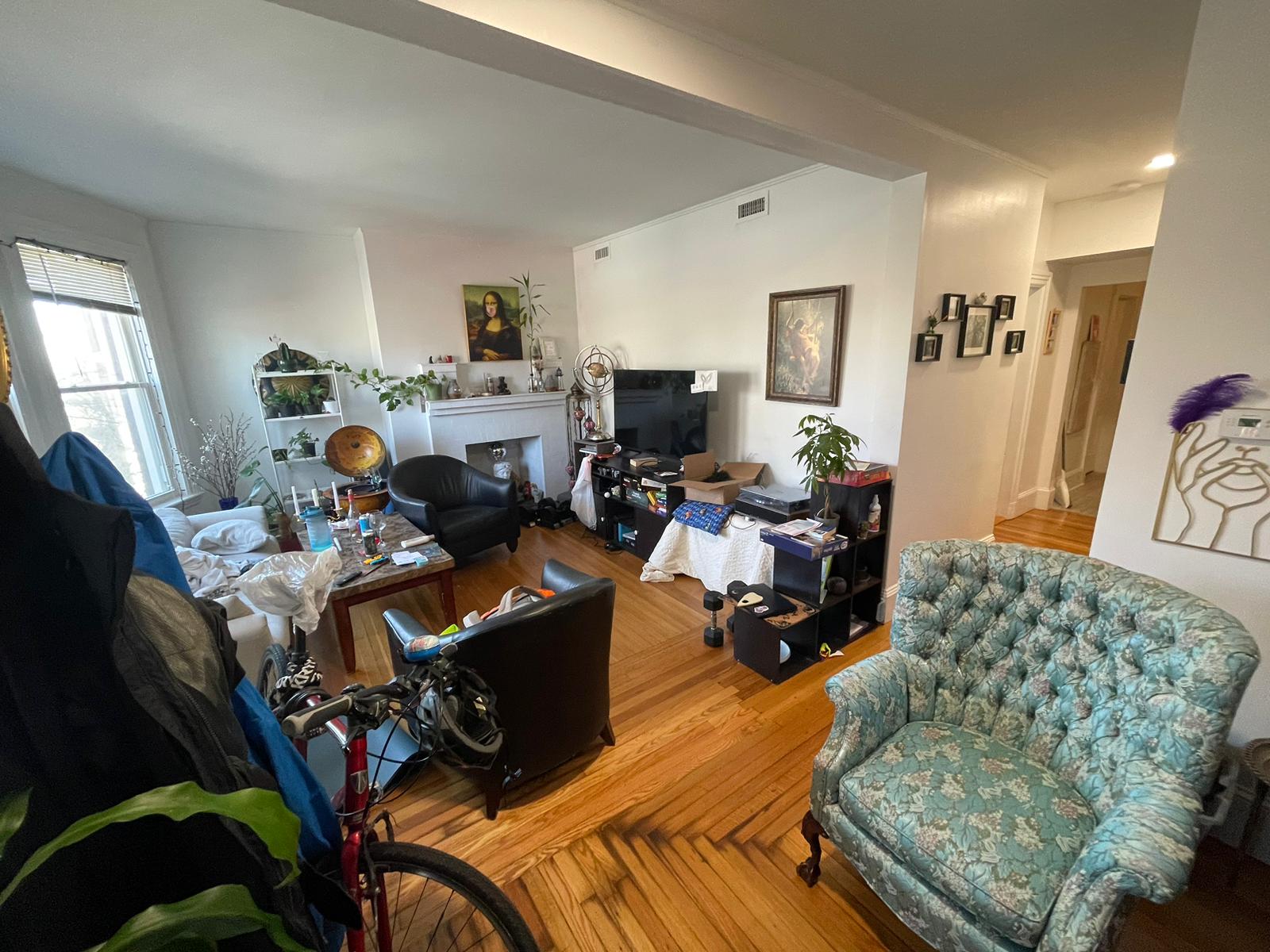 3 bed, 1.5 bath apartment for rent at 1516 Commonwealth Ave Unit 0, Brighton — photo 1 of 19