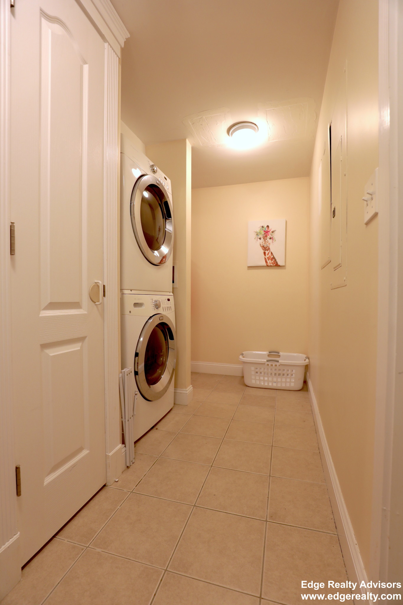 4 bed, 3 bath apartment for rent at 8 Delaware Pl Unit 1, Brighton — photo 12 of 14