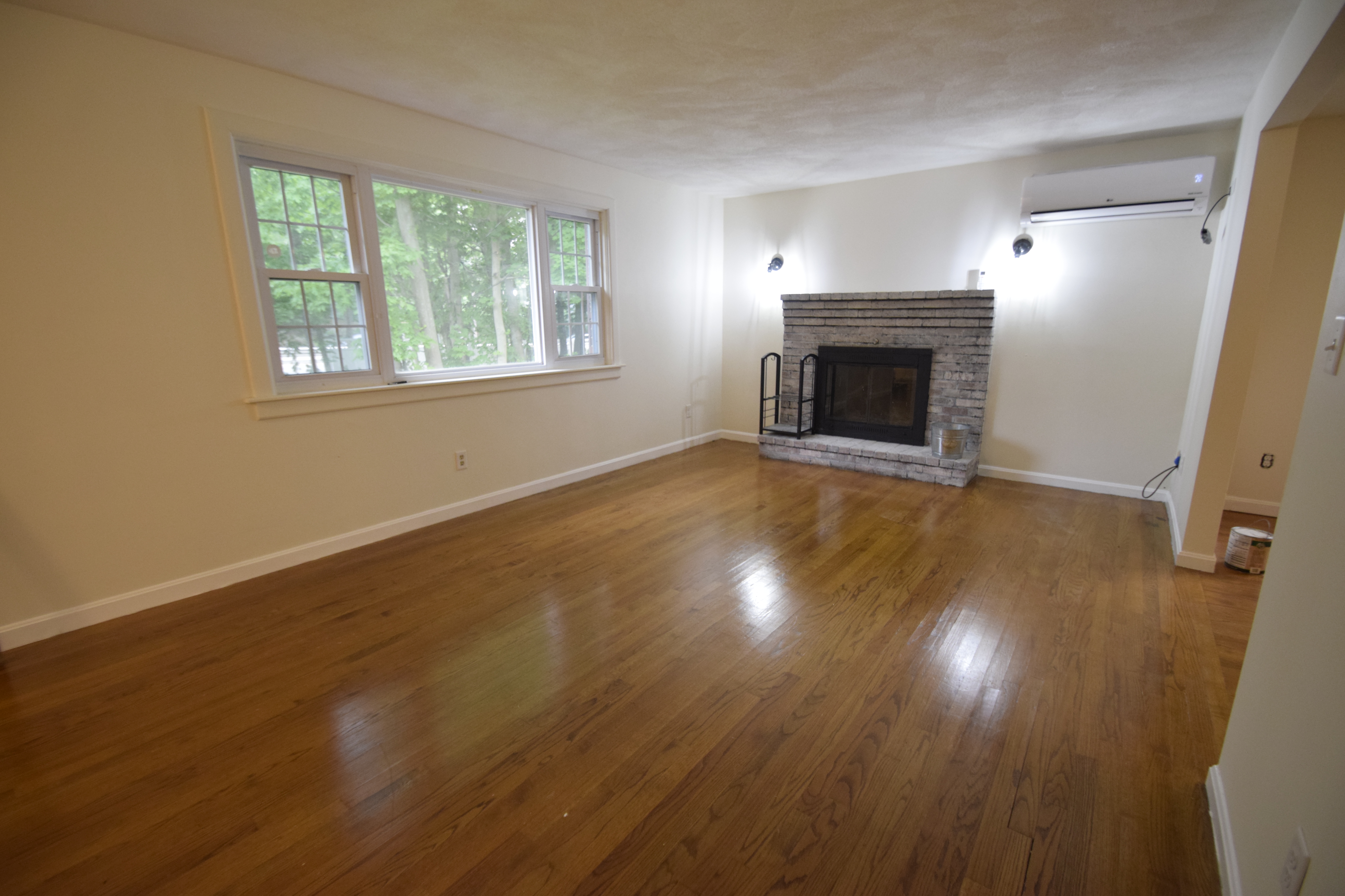 3 bed, 1.5 bath apartment for rent at 1189 Boylston St Unit 1, Newton — photo 2 of 18