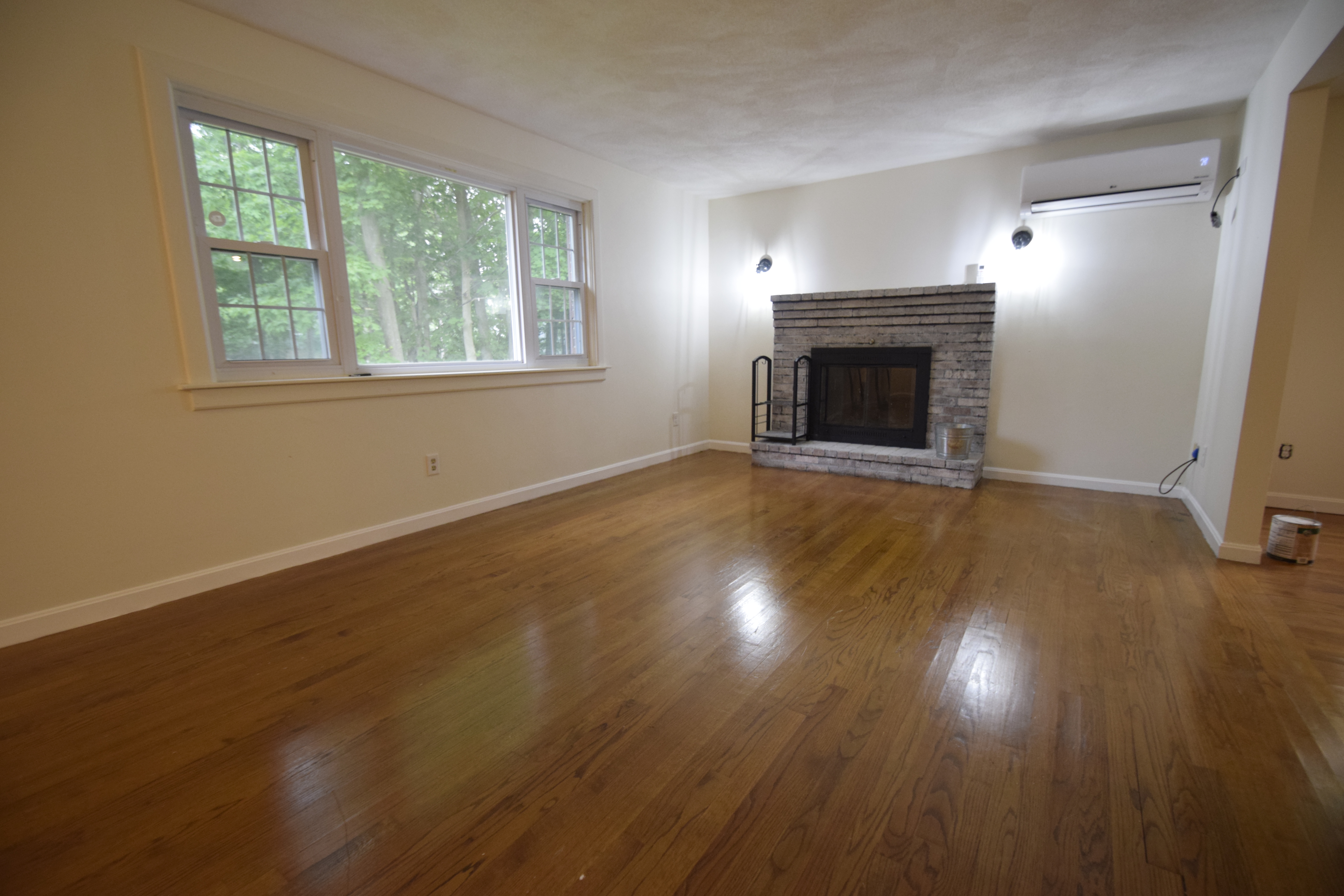 3 bed, 1.5 bath apartment for rent at 1189 Boylston St Unit 1, Newton — photo 3 of 18