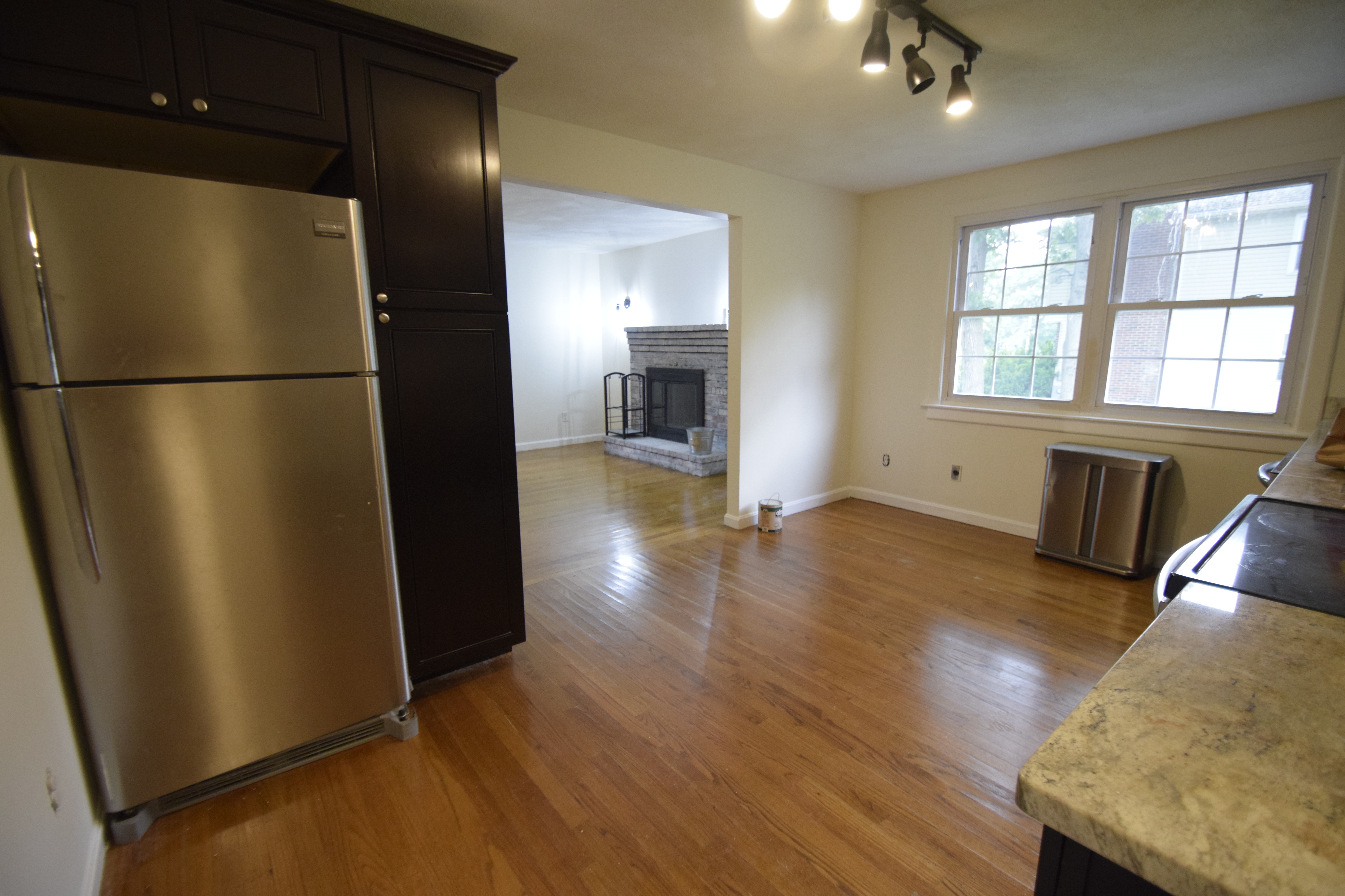 3 bed, 1.5 bath apartment for rent at 1189 Boylston St Unit 1, Newton — photo 8 of 18