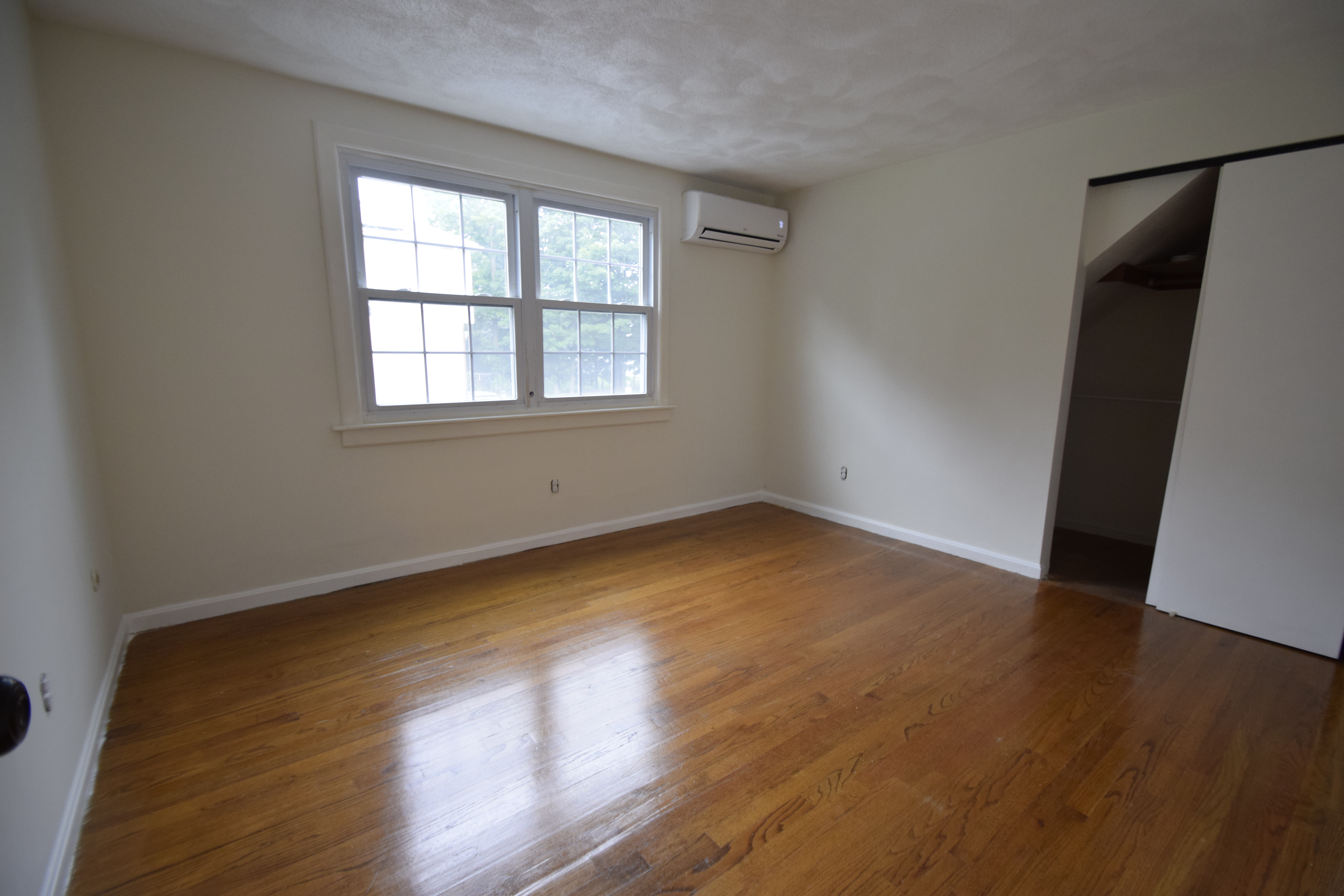 3 bed, 1.5 bath apartment for rent at 1189 Boylston St Unit 1, Newton — photo 9 of 18