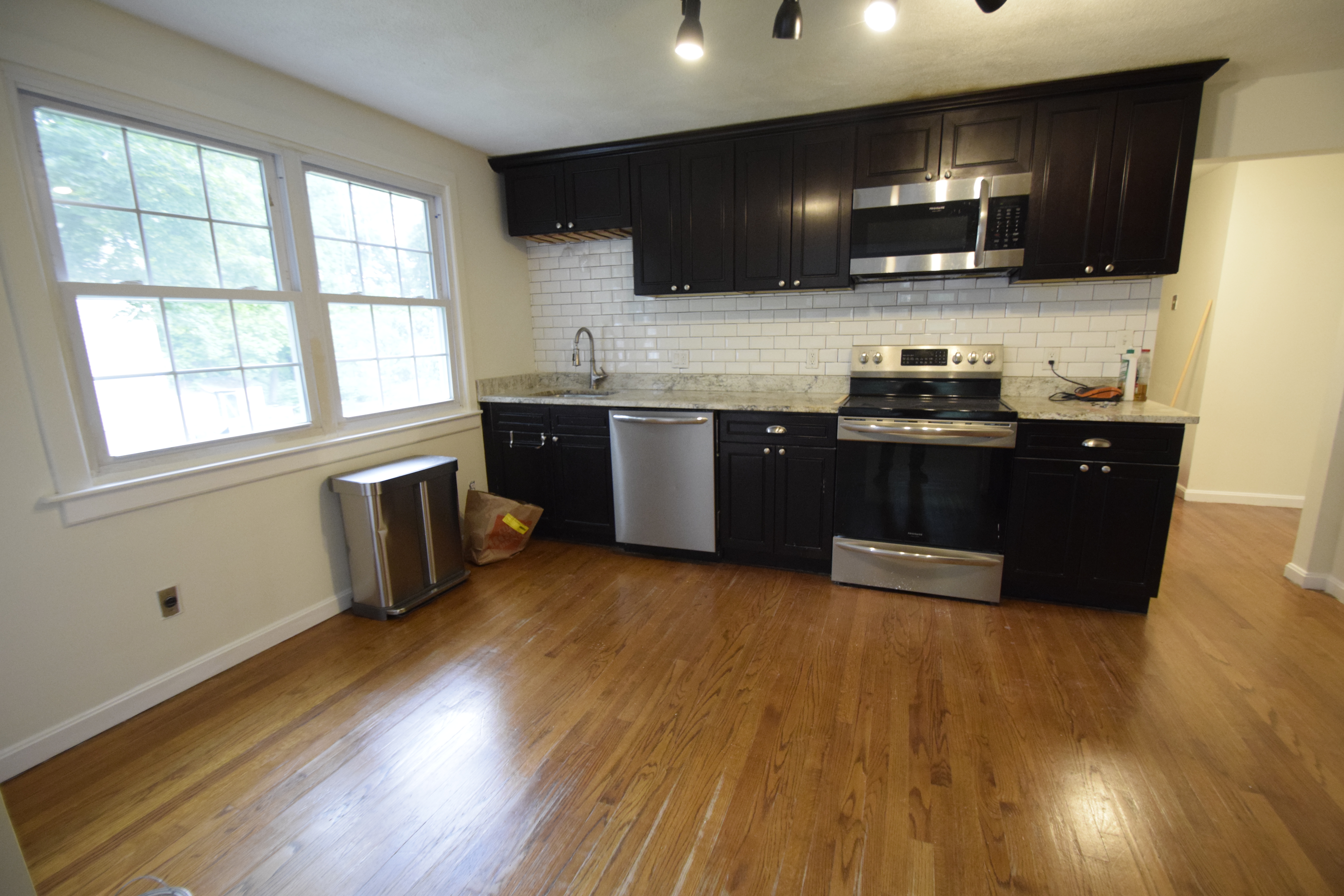 3 bed, 1.5 bath apartment for rent at 1189 Boylston St Unit 1, Newton — photo 6 of 18